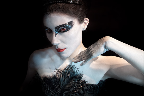 perroamarillo bodypaint black swan