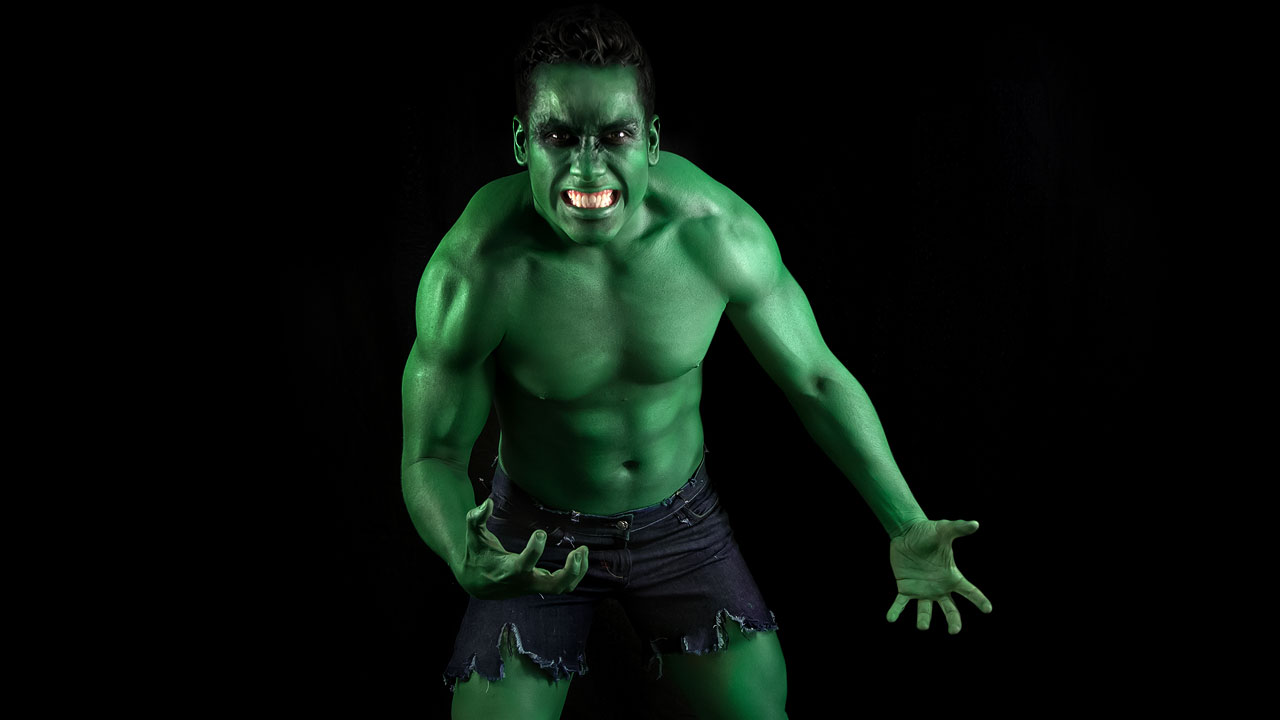 perroamarillo-bodypaint-hulk