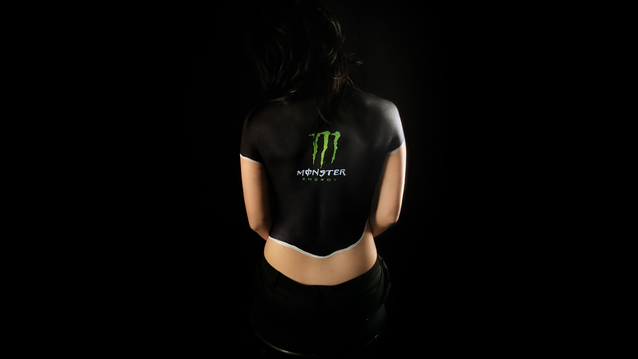 perroamarillo-bodypaint-monster