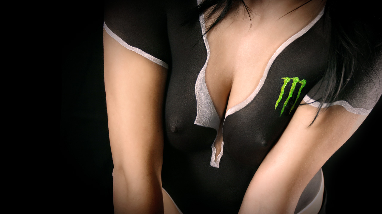 perroamarillo-bodypaint-monster